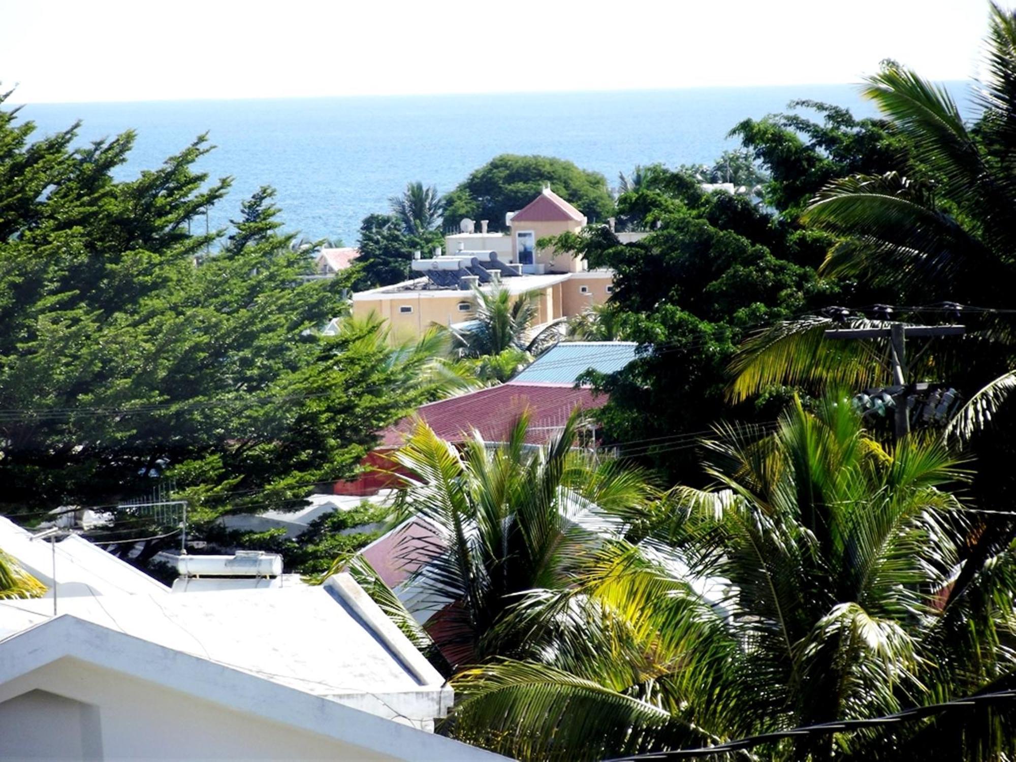 West Sand Holidays Licensed By The Tourism Authority 09926 Flic en Flac Exterior photo